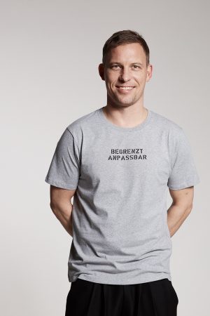 BEGRENZT ANPASSBAR Herrenshirt von Elternhaus, fair fashion made in Hamburg